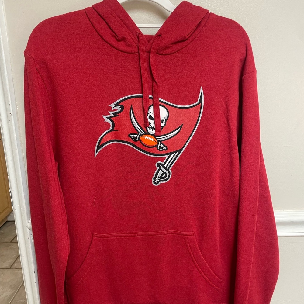 Brand new buccaneers sweatshirt